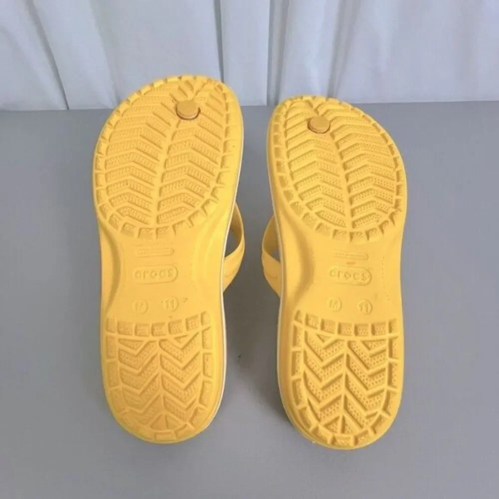 CROCS MENS YELLOW FLIP FLOPS SIZE 11